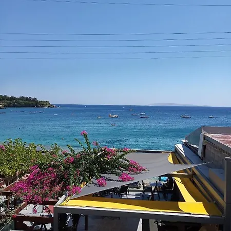 Buganvilla Sea View Apts