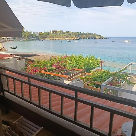 Buganvilla Sea View Apts Agia Pelagia (Crete)